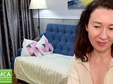 Stripchat Free Porn Cam of MyrtleGirl_5