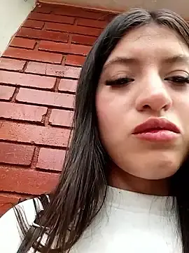 Stripchat Live Sex Cam of SALOME-28_