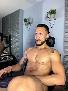 Stripchat Nude Webcam of ARON_TAYLER01