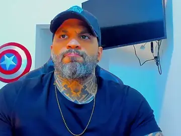 Stripchat Sex Cam of JoshRigby