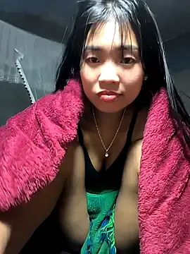 Stripchat Live Porn of Lynly_k2