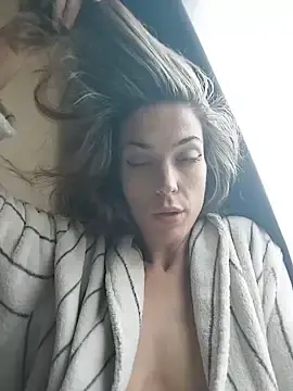 Stripchat Live Sex Cam of SheTheDeeevil