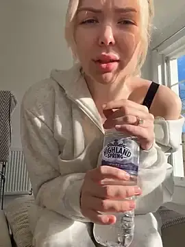 Stripchat Watch Live Sex Cams of lolableux