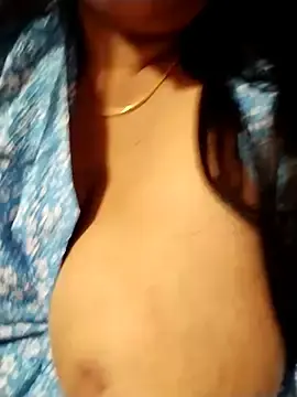 Stripchat Sex Cam of tharu_sweet