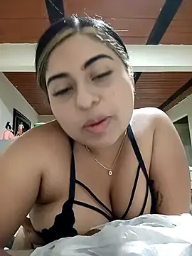 Stripchat Free Live Porn of MariaPaula22_