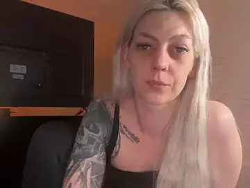 Stripchat Free Porn Cam of Melina_Diamond