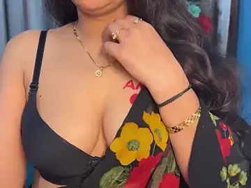 Stripchat Live Sex of Eeraa_