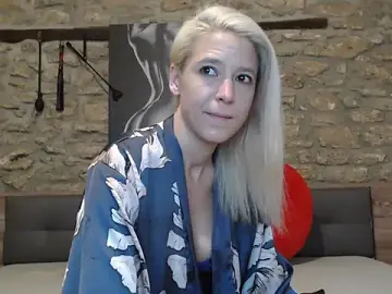 Stripchat Sex Cam of Naschkatze01