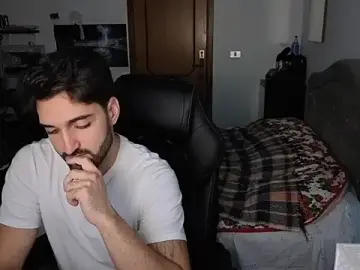 Al3xox02 from stripchat