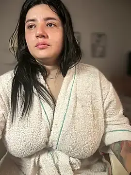 Stripchat Nude Webcam of horny_roomiess