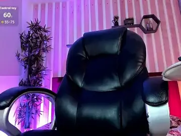 Stripchat Adult Webcam of miah_connor