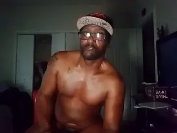 Stripchat Free Porn Cam of PartyAnimalfreak