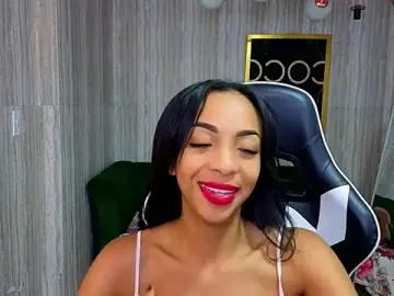 Stripchat Live Sex Cam of luna_meow_t