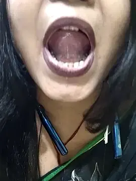 yoursweety09 from stripchat