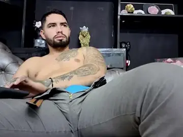 Stripchat Adult Webcams of matteosantos