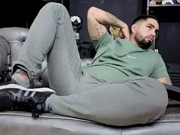 Stripchat Best Webcam of matteosantos