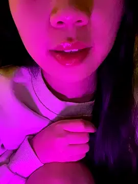 Stripchat Free Live Porn of Uyennii02