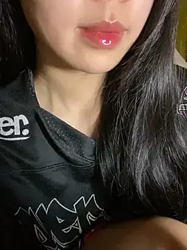 Uyennii02 from stripchat