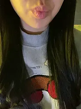 Stripchat Sex Cam of Uyennii02