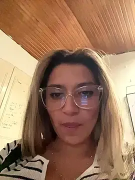 Isabella_Varella from stripchat