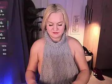 Stripchat Best live sex cam show of YolandaKiss