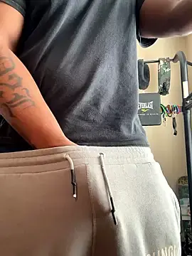 Stripchat Free Porn Cam of KeYBuMp323