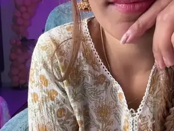 Stripchat Adult Video Chat of Royal_girl_1