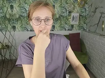 Stripchat Best Webcam of Paris_Cherry