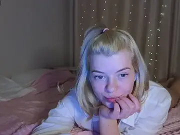 Stripchat Adult Webcam of RinaBlondie