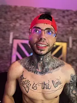 Stripchat Live Sex Cam of Walker_Thomas1