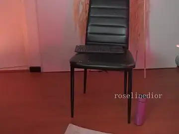 Stripchat Nude Webcam of roselinedior