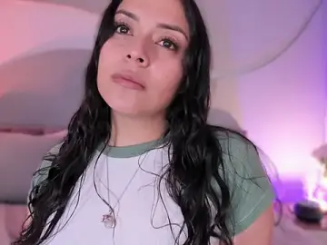 Nicolle_W from stripchat