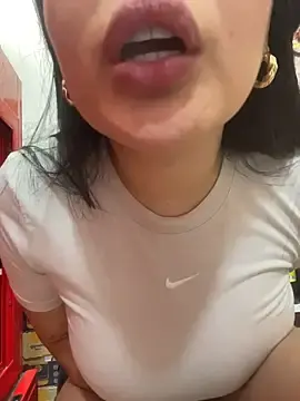 Stripchat Free Porn Cam of Sara_fun