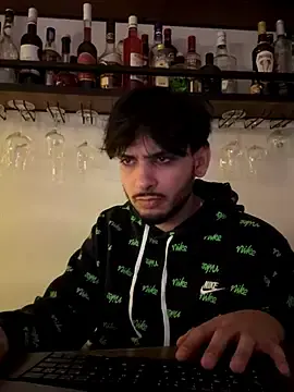 Stripchat Live Sex Cam of Gipsyboysteve