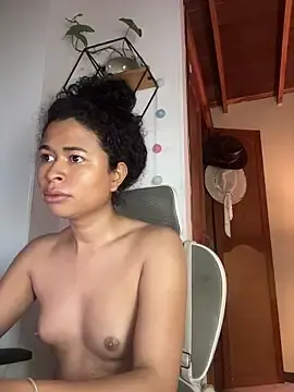 Stripchat Free Live Porn of GabriSaenz