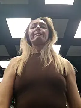 Stripchat Free Live Porn of Miss____Mia_