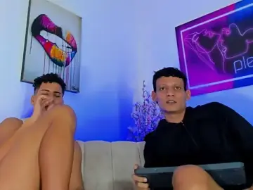 Stripchat Sex Cam of Peter_boys_1