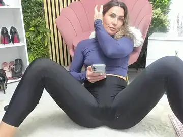 Stripchat Live Sex Cam of sweetcherry30