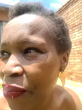 Stripchat Sex Cam of AfricanSquirtingQueen