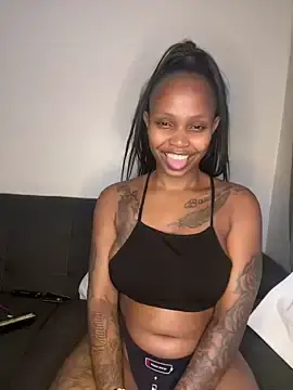 Stripchat Live Sex Cam of InkLady444