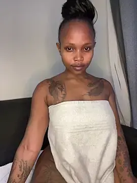 Stripchat Live Sex Cam of InkLady444