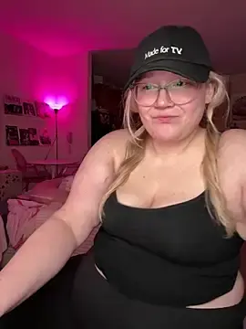 Stripchat Nude Webcam of PiggyRose