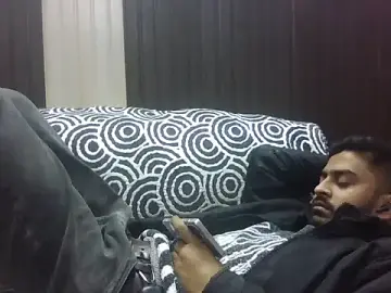 Stripchat Sex Cam of indihotguy