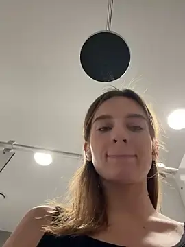 Stripchat Watch Live Sex Cams of -AngelAri-