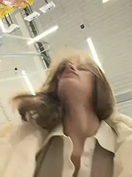 Stripchat Live Sex Cam of -AngelAri-