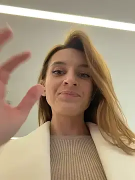 Stripchat Nude Webcam of -AngelAri-