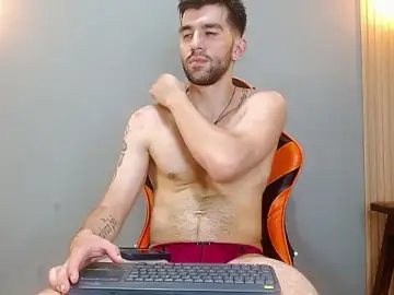 Stripchat Live Sex Cam of Franck_White