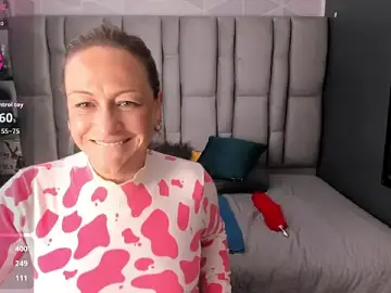 Stripchat Nude Webcam of Charlot_milf