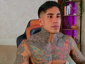 Stripchat Adult Webcam of AdanReilly