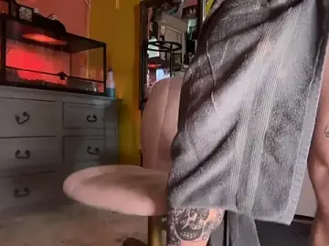 Stripchat Live Porn of BearChubby300